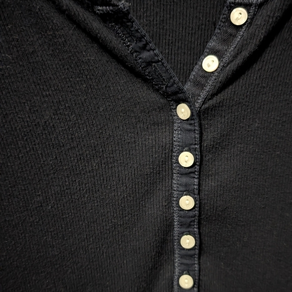 Hollister Y2K Henley  3/4 Sleeve - Picture 3 of 6